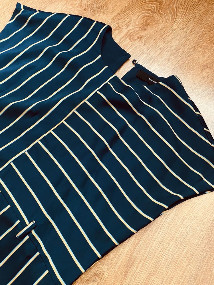Elegancka sukienka midi do biura