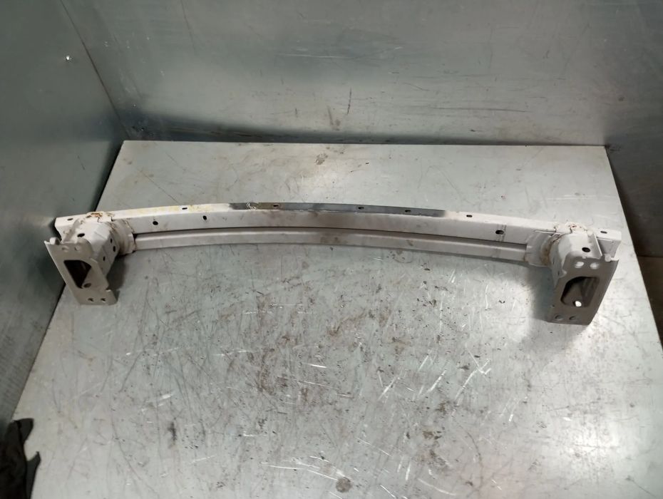 Reforço pára-choques frente TOYOTA Auris Touring Sports (_E18_)