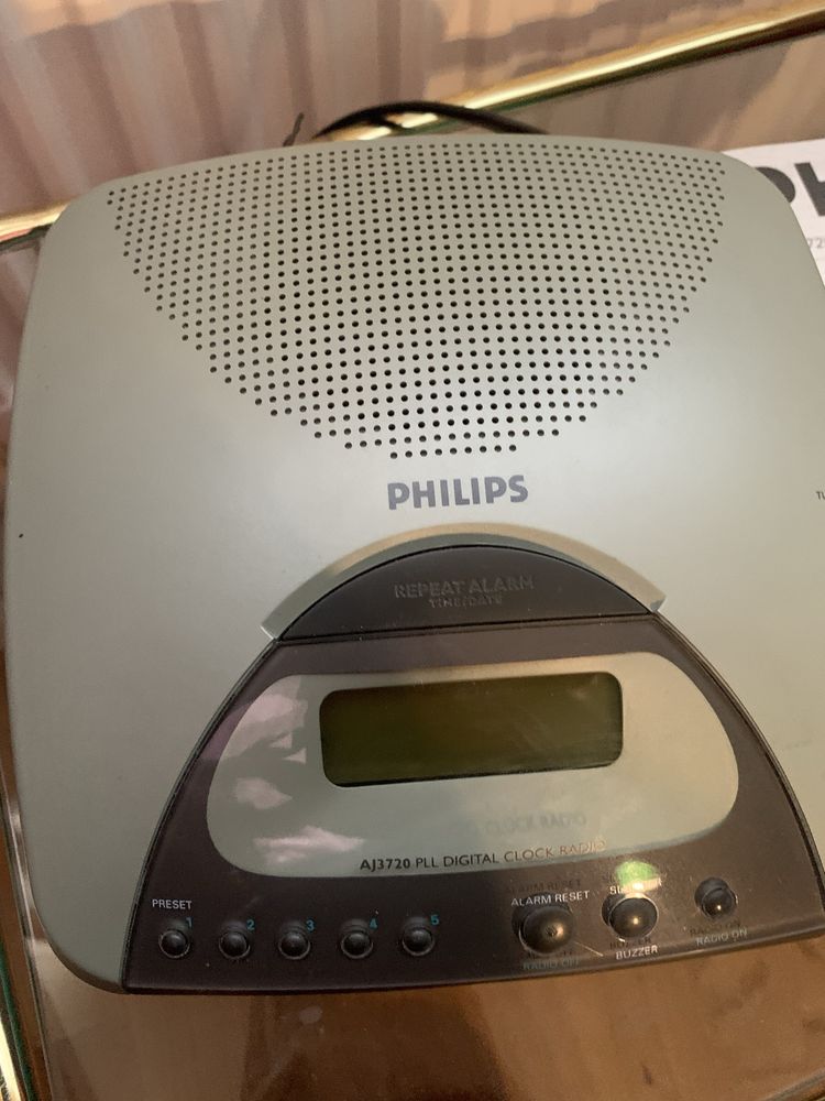 Radiobudzik philips AJ3720