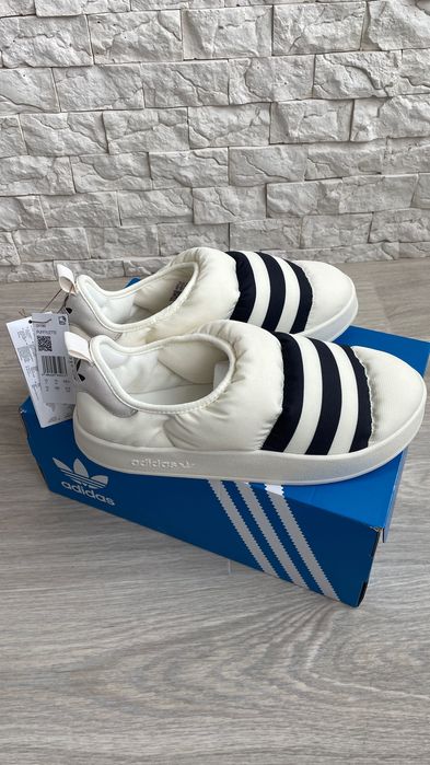 Тёплые пуховые слипоны дутики Adidas Puffylette Originals 2022 белые