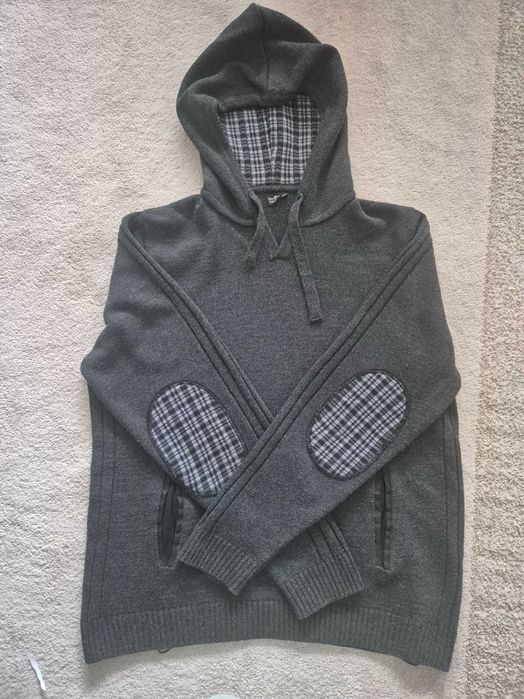 Sweter męski z kapturem