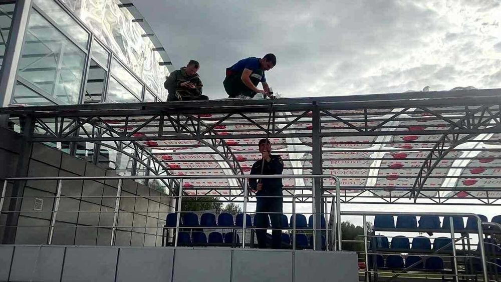 Монтаж поликарбоната для навесов и козырьков