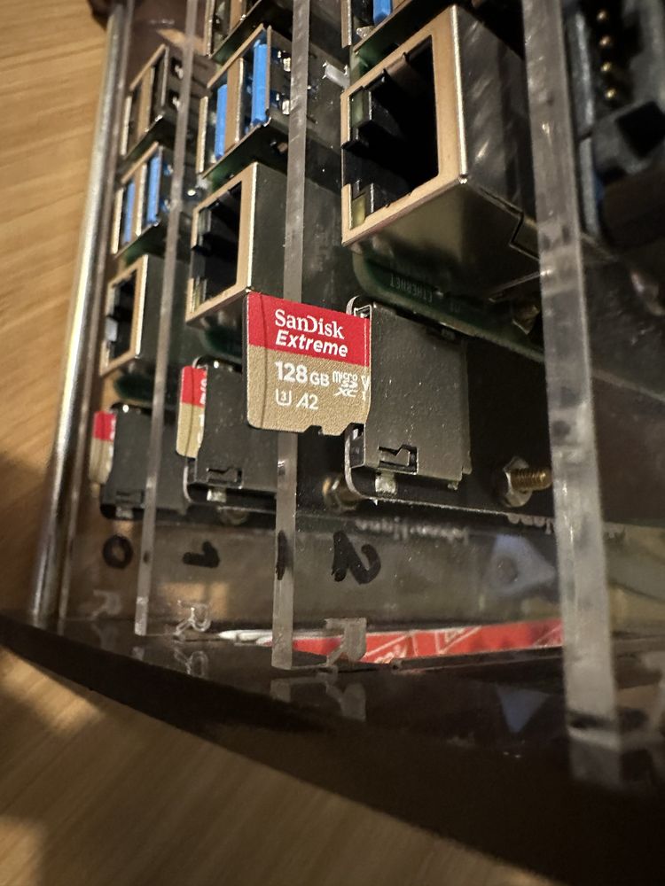 Wieża RPi 3 z dyskiem twardym