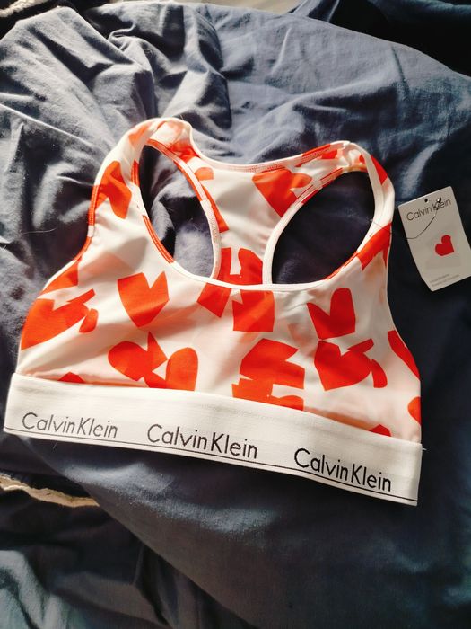 Biustonosz sportowy w serduszka nowy Calvin Klein xs