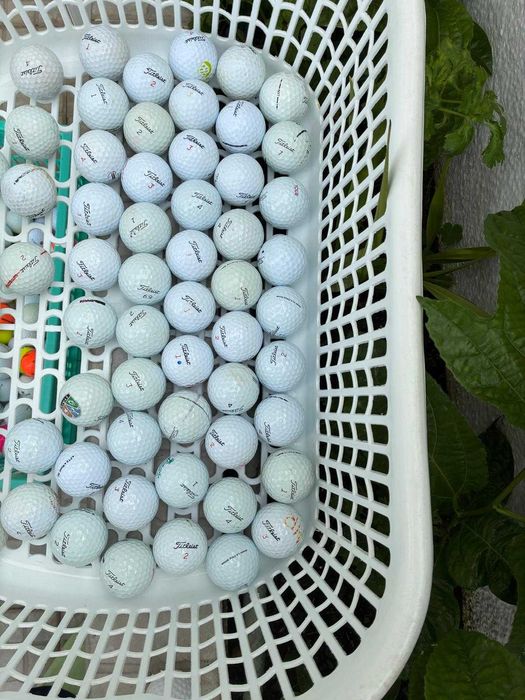 Vendo  bolas de golfe em muito bom estado conforme fotos