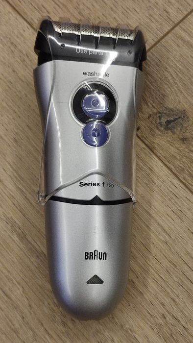Електробритва Braun