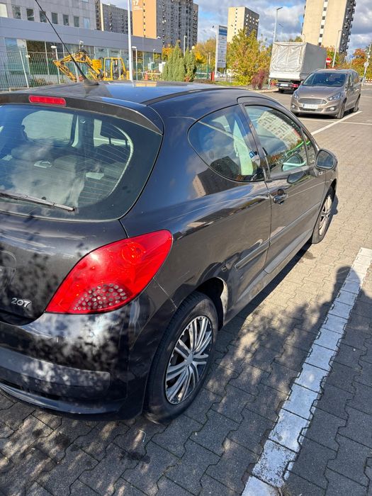 Peugeot 207 benzyna 1.4 2007 r.