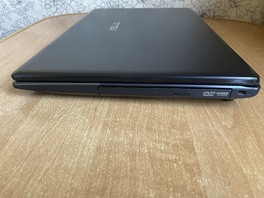 Ноутбук ASUS X55V идеал