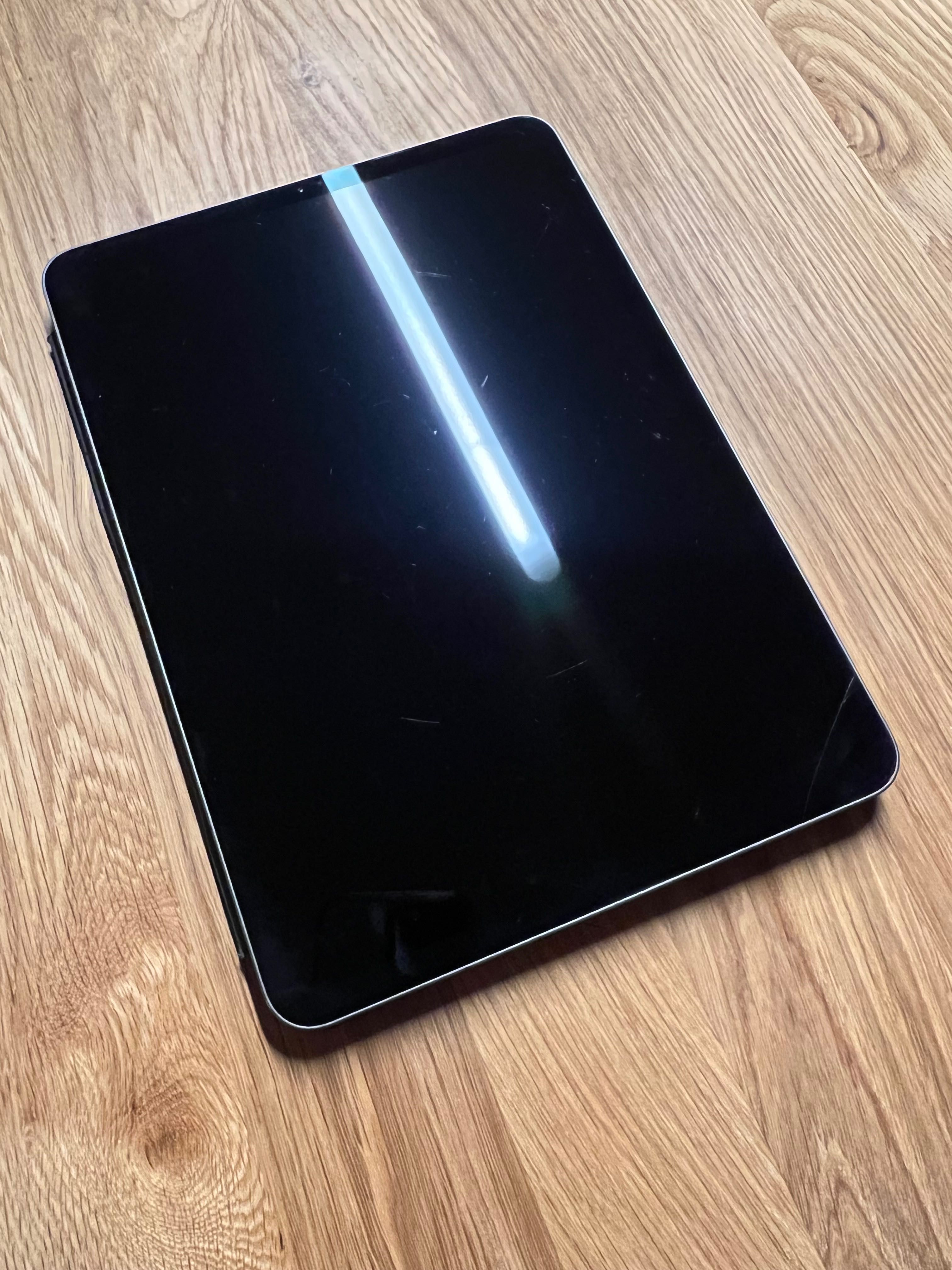 iPad Pro 11” Gwiezdna Szarość + Gratis Klawiatura Smart Keyboard Folio