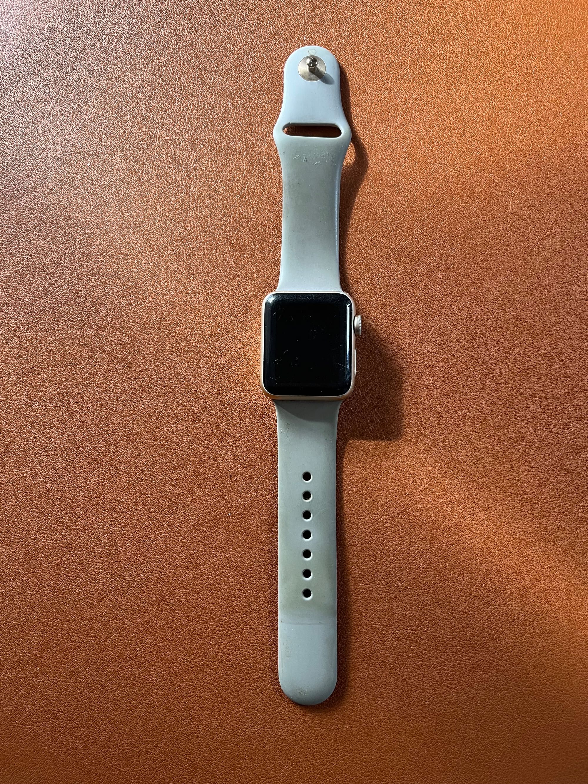 Apple Watch Serie 2 - 35mm dourado e pulseira moka de senhora