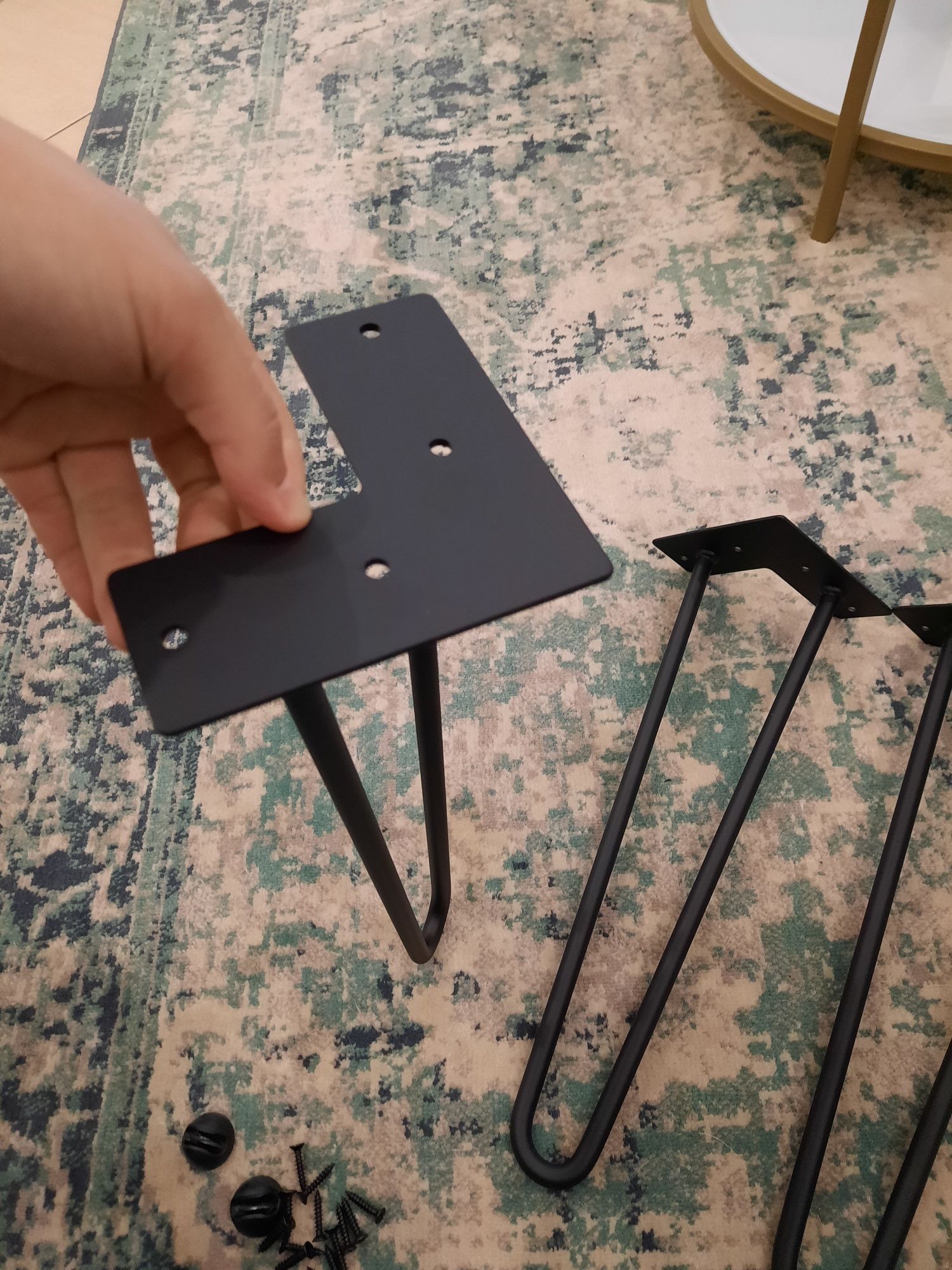 Pés de mesa Pretos