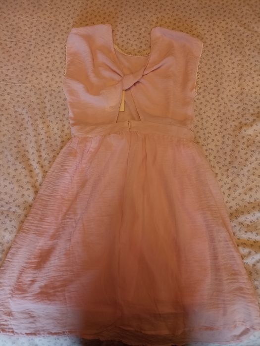 Vestido rosa com etiqueta