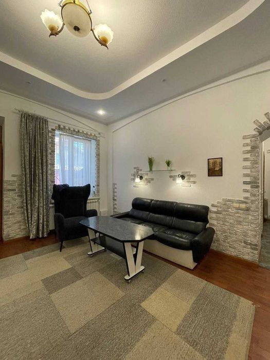 В оренду 2-кімната квартира вул. Покровська ( центр міста )