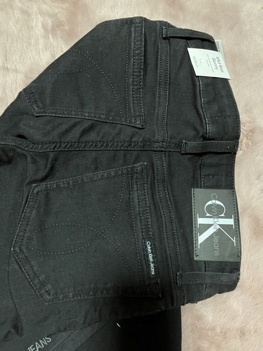 Calvin Klein Jeans spodnie dżinsy logo czarne ck mid rise skinny r XXS