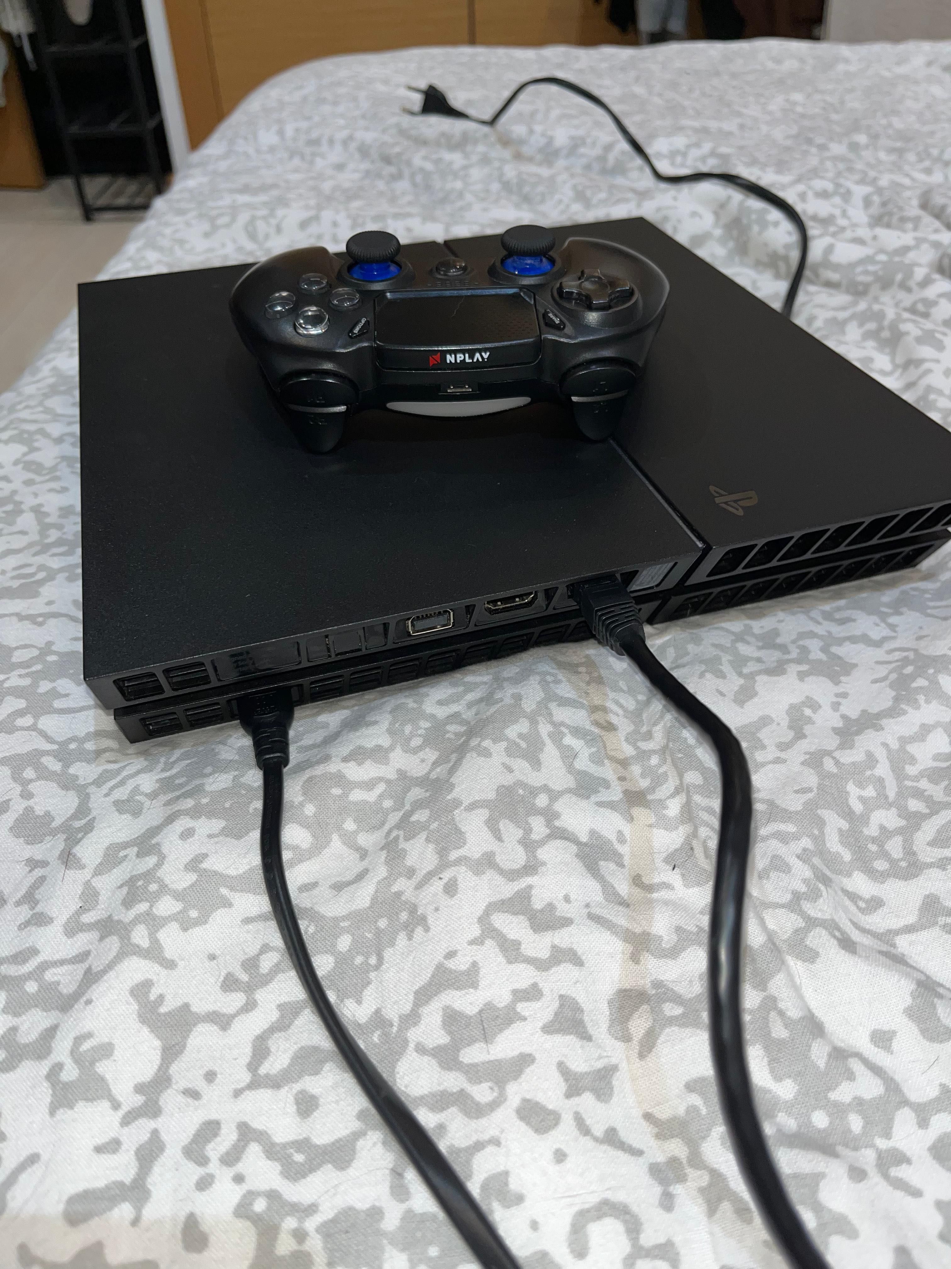 PS4 500GB + 3 comandos (2 originais) – Pronta a jogar!