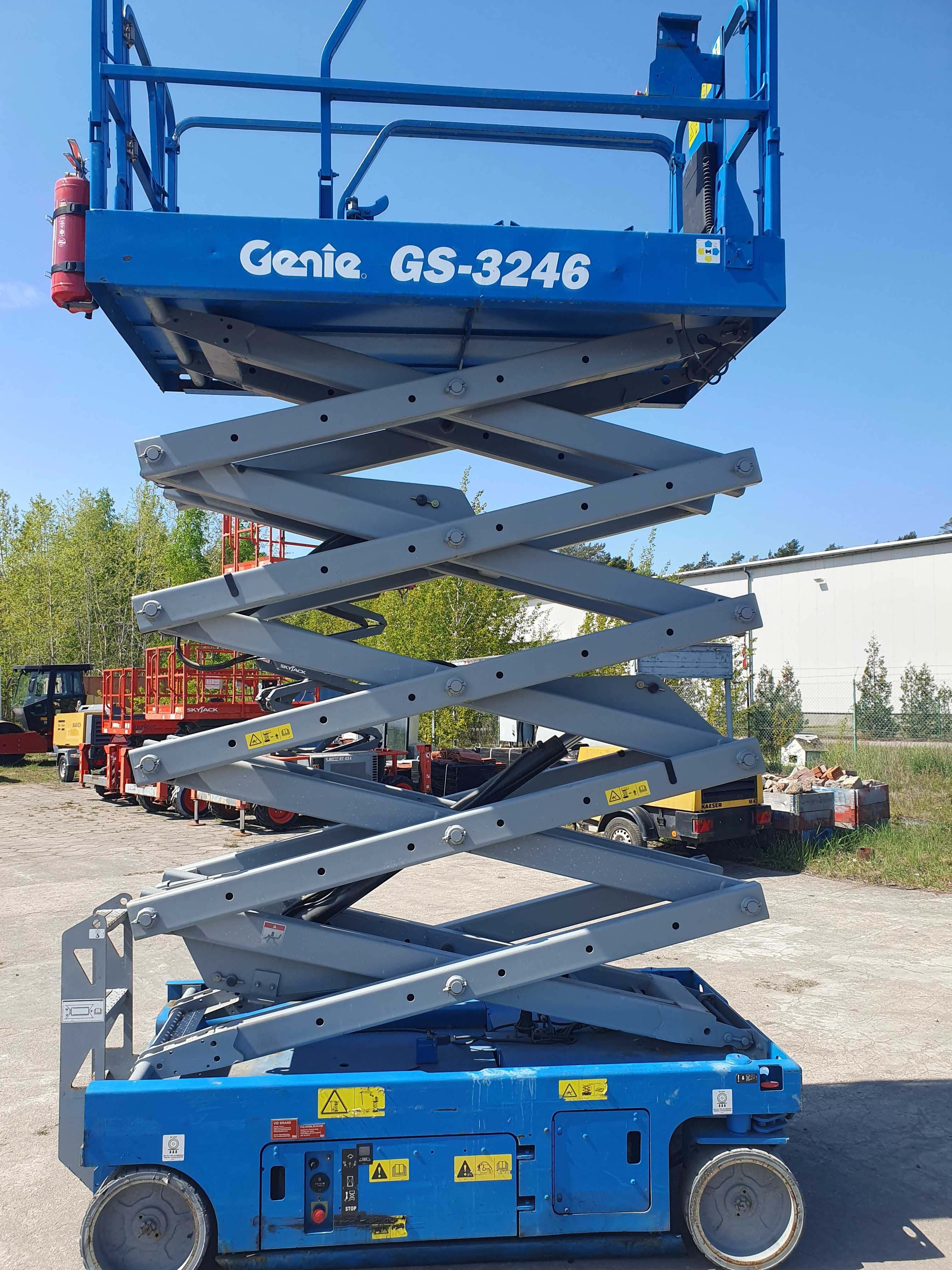 Podnośnik nożycowy GENIE GS 3246, 2006, 11,60m. netto: 29.000 PLN.
