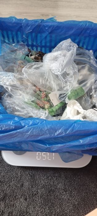 Caixa 15 kgs peças variados bijuteria