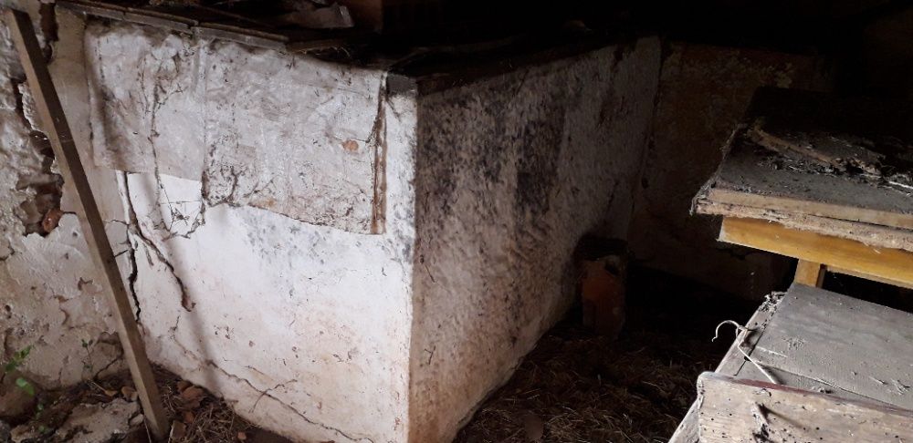 Pias tanques antigas em pedra para efeitos exteriores Peças grandes.