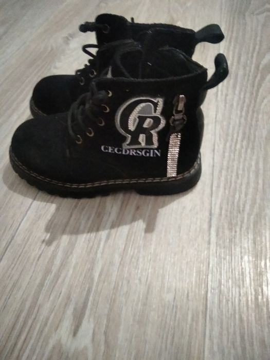 Продам ботиночки 27р