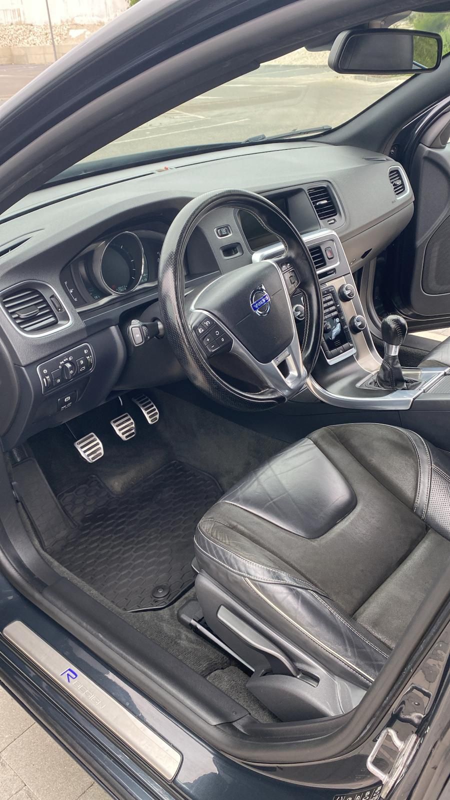 Volvo v60 R design D2 1600cc 115cv 2014