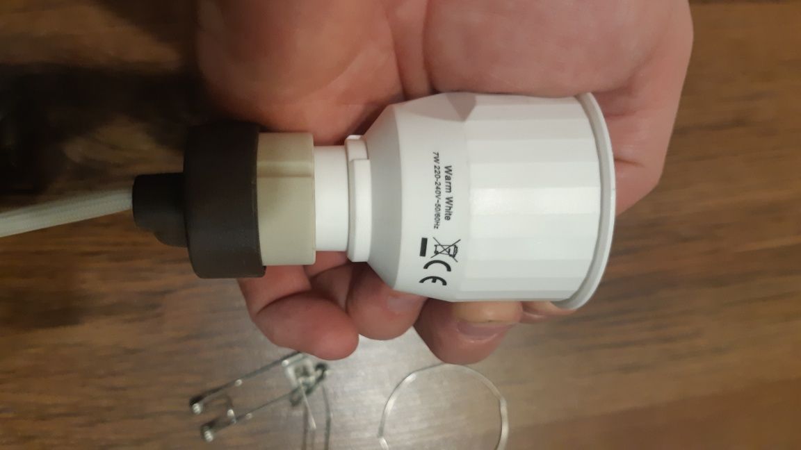 Oprawa z żarówka, lampa ,punkt świetlny