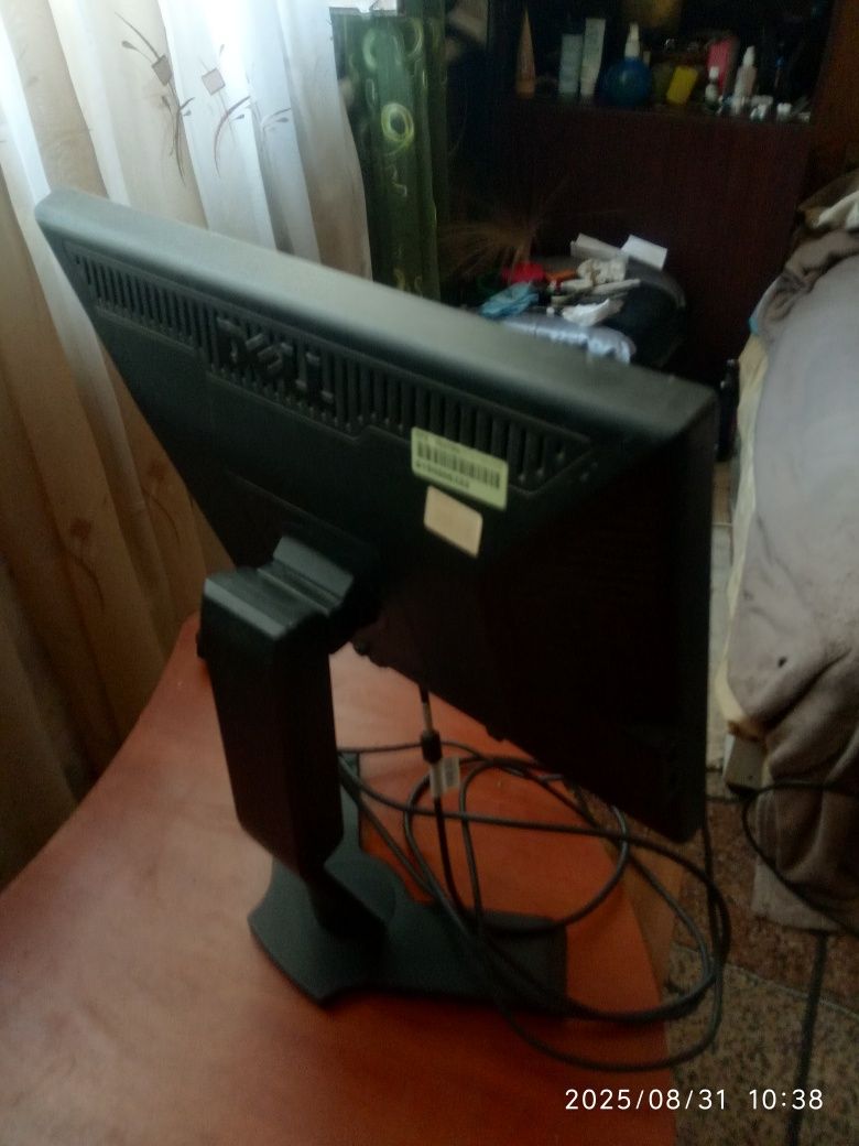 Монитор Dell P190Sb.