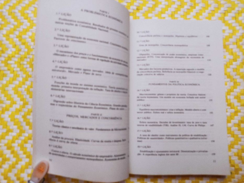 A ECONOMIA EM 24 LIÇÕES – Uma Iniciação Para Gestore
 Mário Murteira