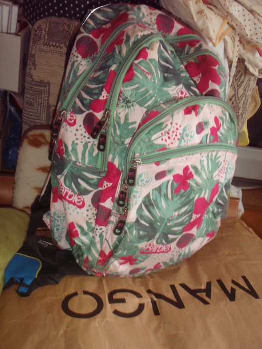 Duży, solidny plecak BARBIE + gadżety naklejki, pastele i inne