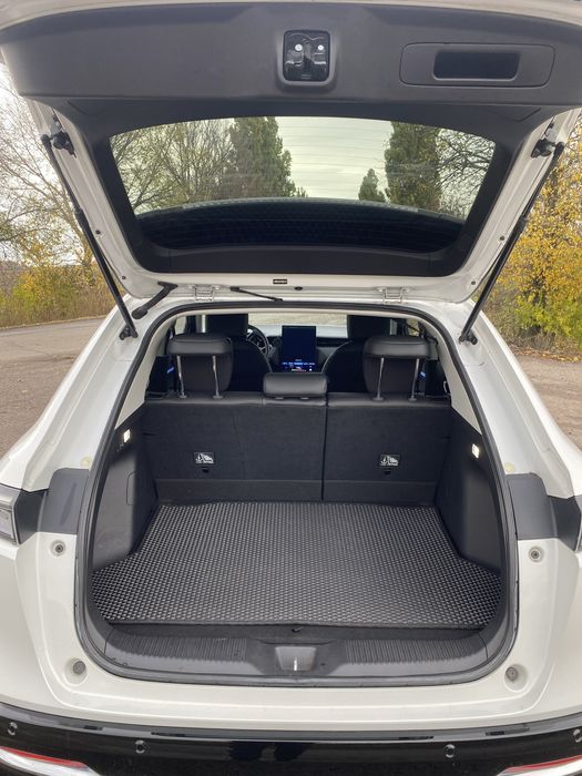 Honda e:NS1        .