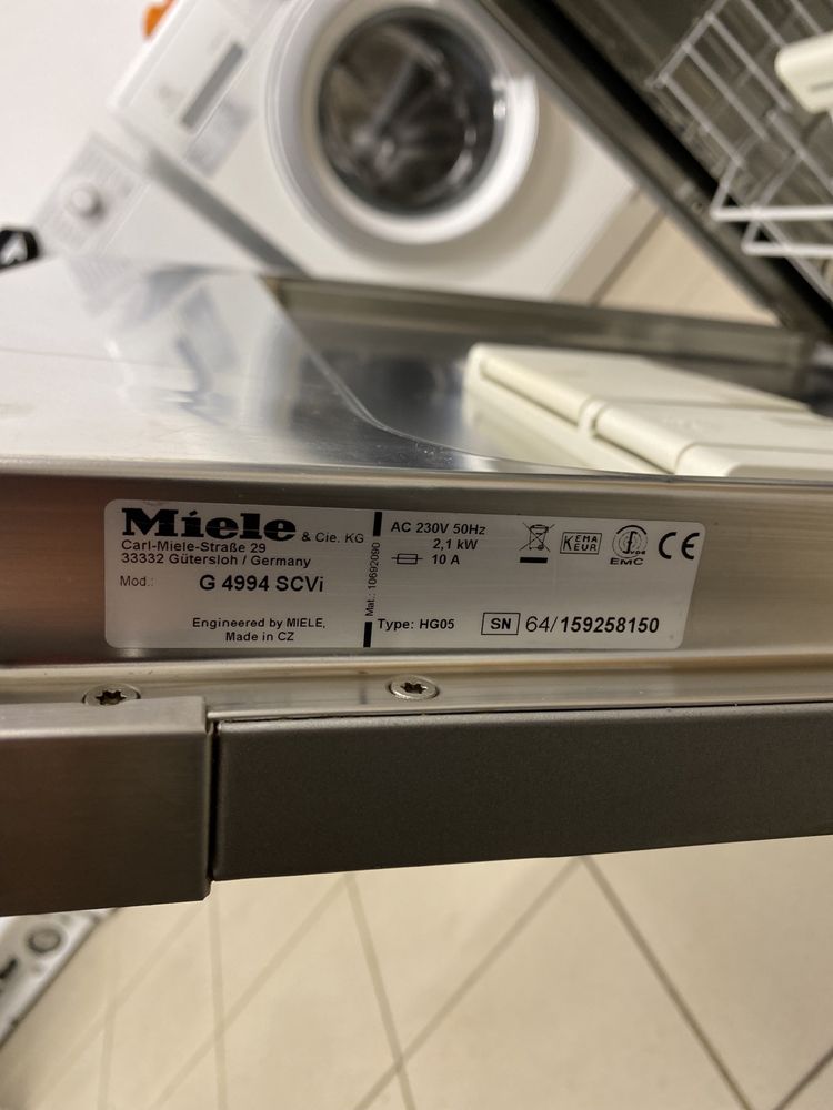 Повновбудована посудомийна машина Miele G 4994 SCVi / повна забудова