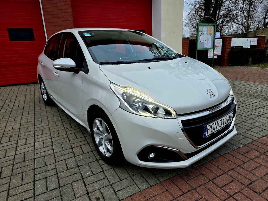 Zamiana Peugeot 208 Lift BiałaPerłaLedyNaviTabletParktronicAlu!