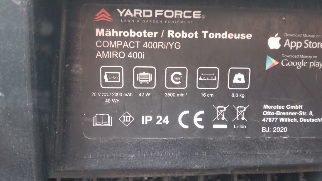 Robot koszący Yard Force Compact 400RiS kosiarka automatyczna 400m²