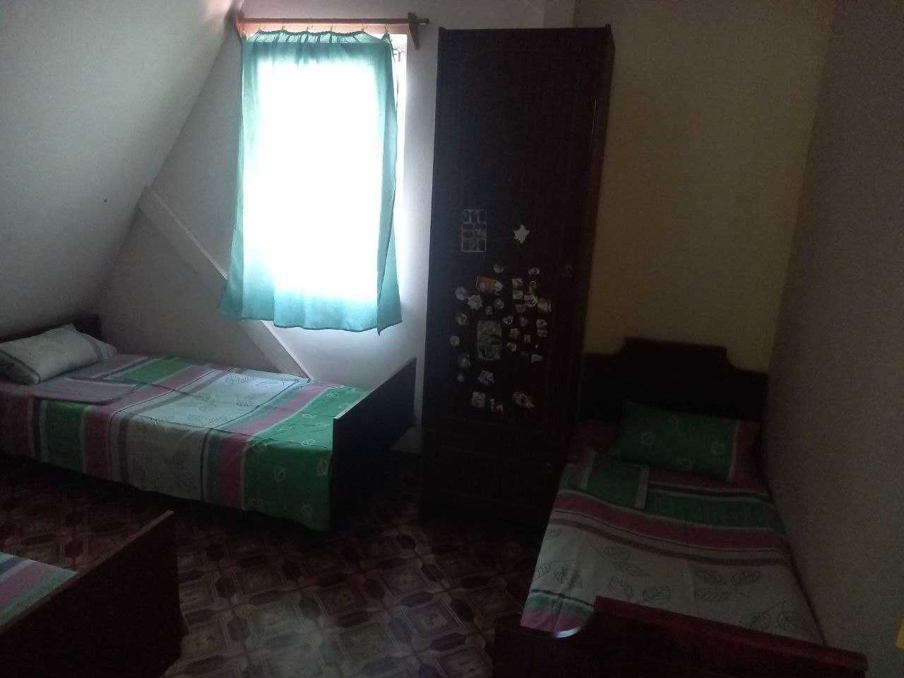 Здаються кімнати  подобово в місті Одеса! Гарні умови! Є укриття.