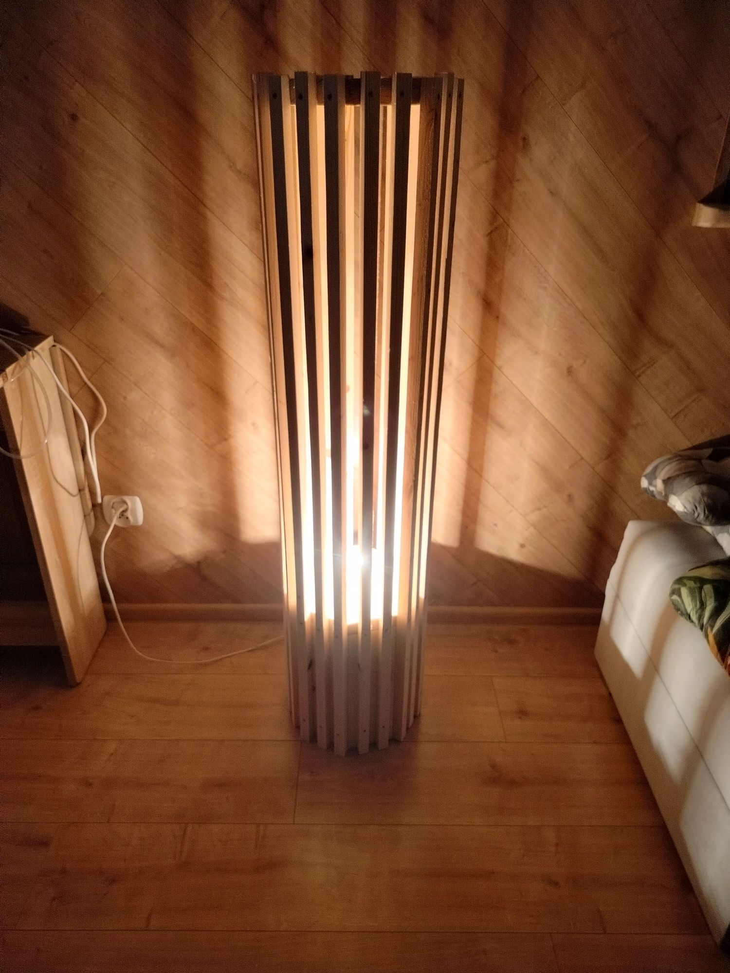 Lampa pionowa, tarasowa, lampion