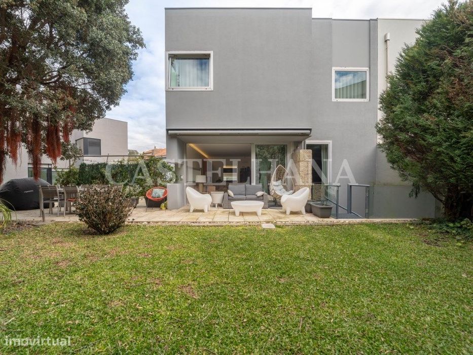 Moradia T4 localizada junto ao Parque da Cidade, próximo a Foz e da...
