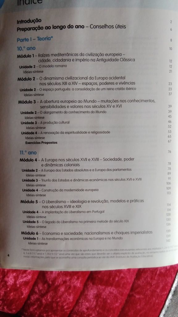 Livro de exame História A do 12°ano da Porto Editora de 2019