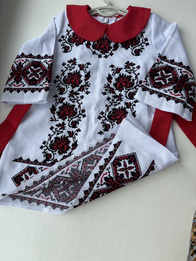 Сукенка вишита хрестиком