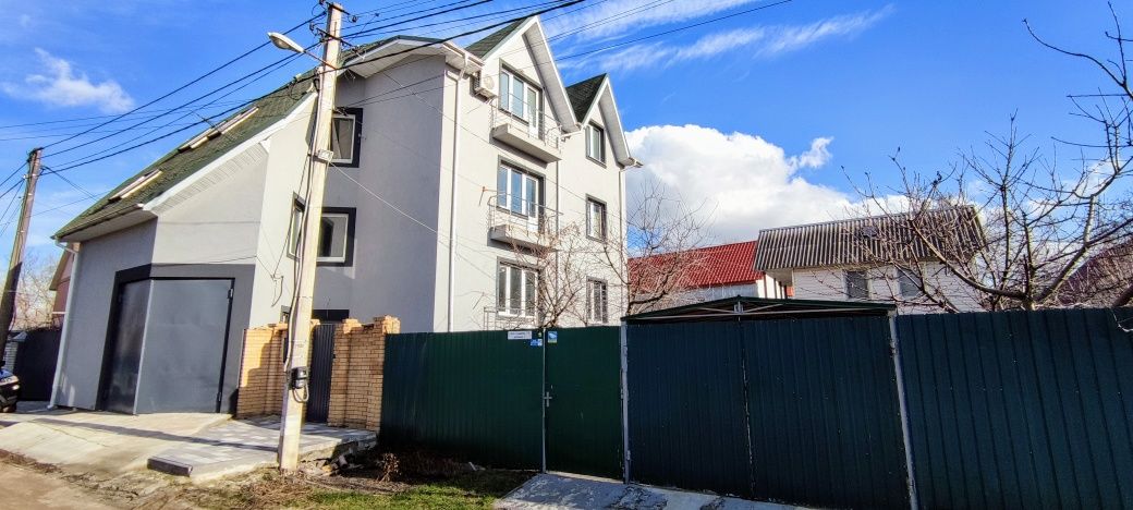 Продажа дома Осокорки, Масловка, Метро Славутич 3 км.