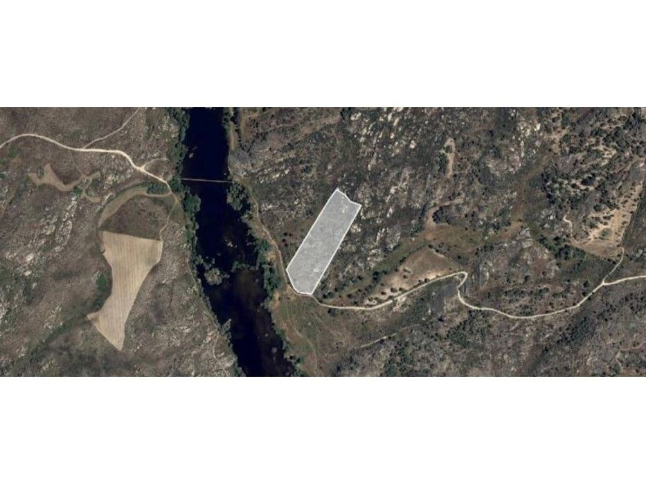 Terreno rústico junto ao Rio Coa, Junça, Almeida