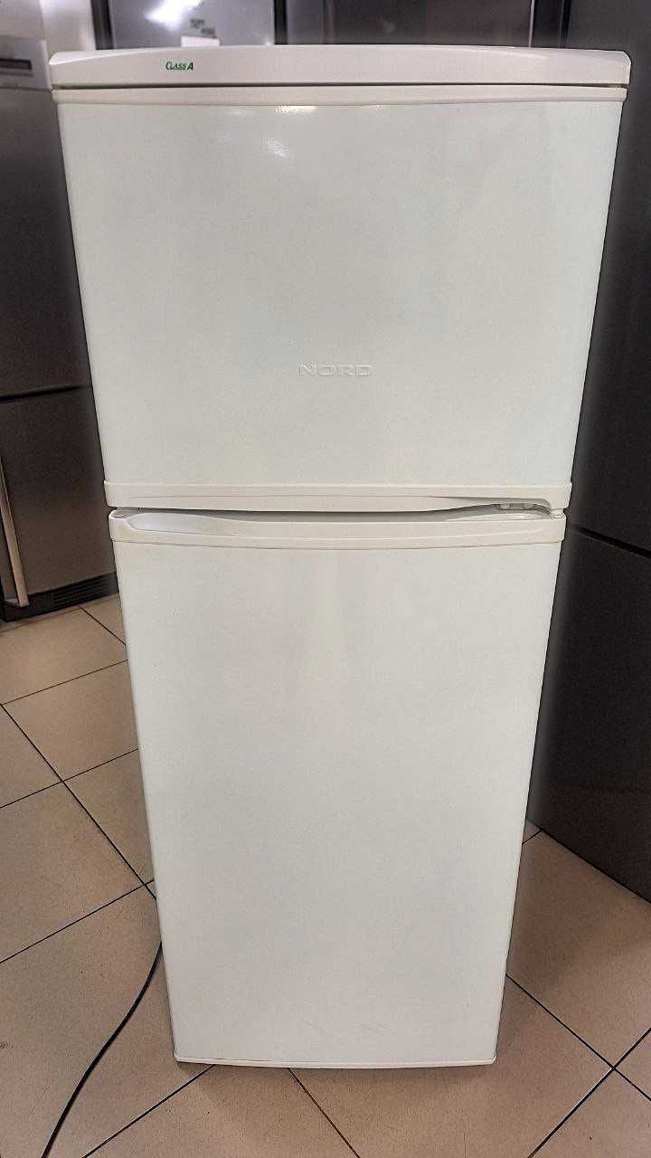 Бюджетний компактний холодильник б/у б/в стан 10/10 .Indesit NBS20AA.