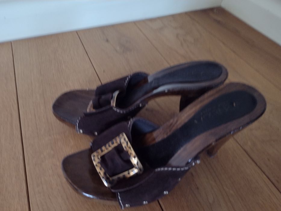 Drewniaki na obcasie rozm 36