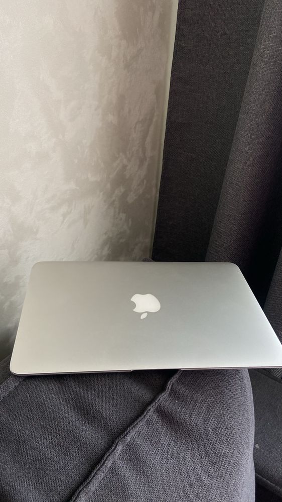 MacBook air 11” (2011) i7, 4Gb, 1,8Ghz