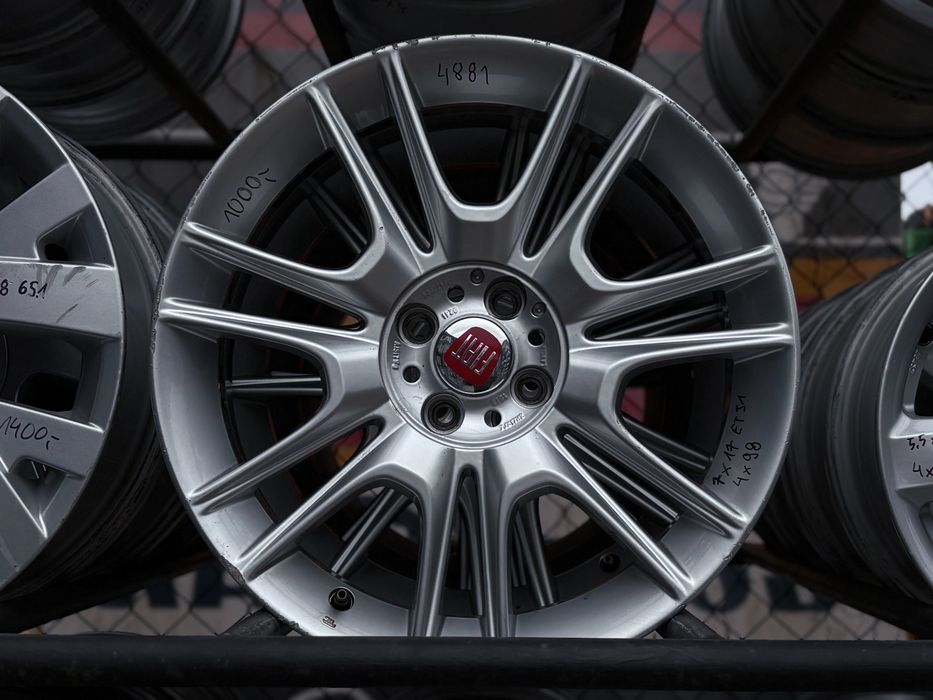 Felgi aluminiowe srebrne m.in. do Fiat 7.0x17" 4x98 ET31 58.1 FU14881