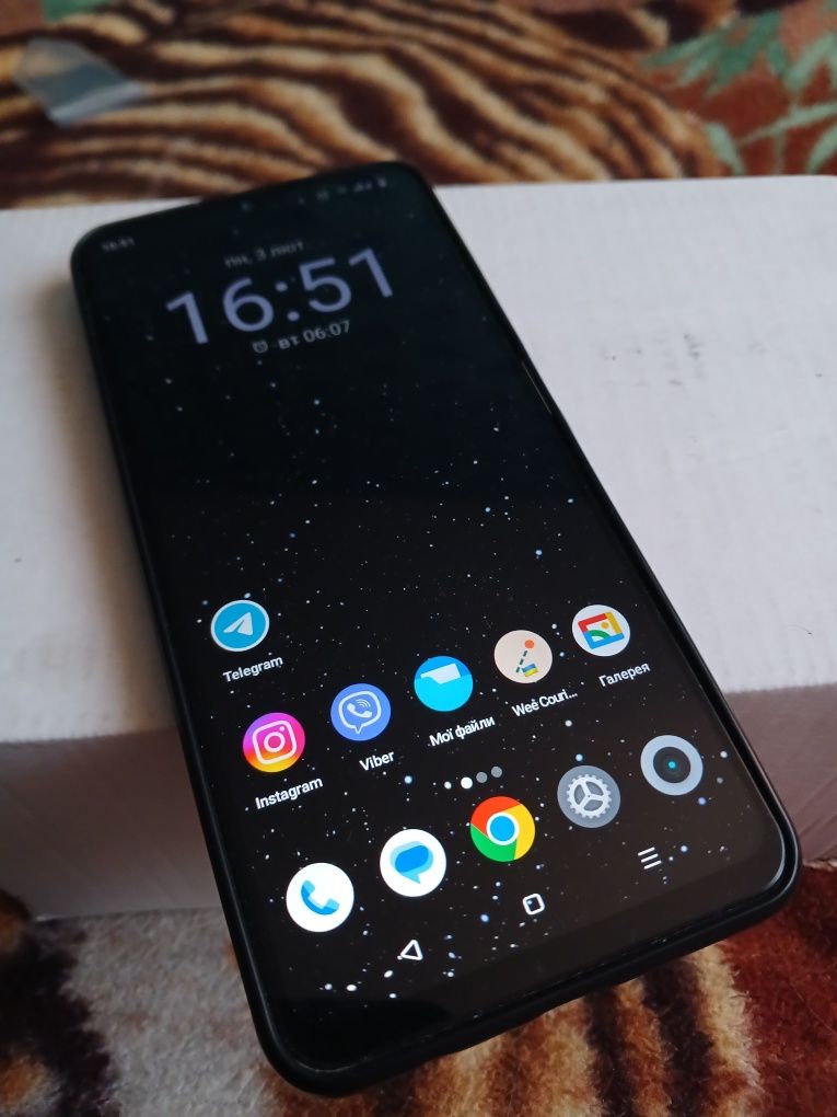Продам телефон Realme c53 6/128