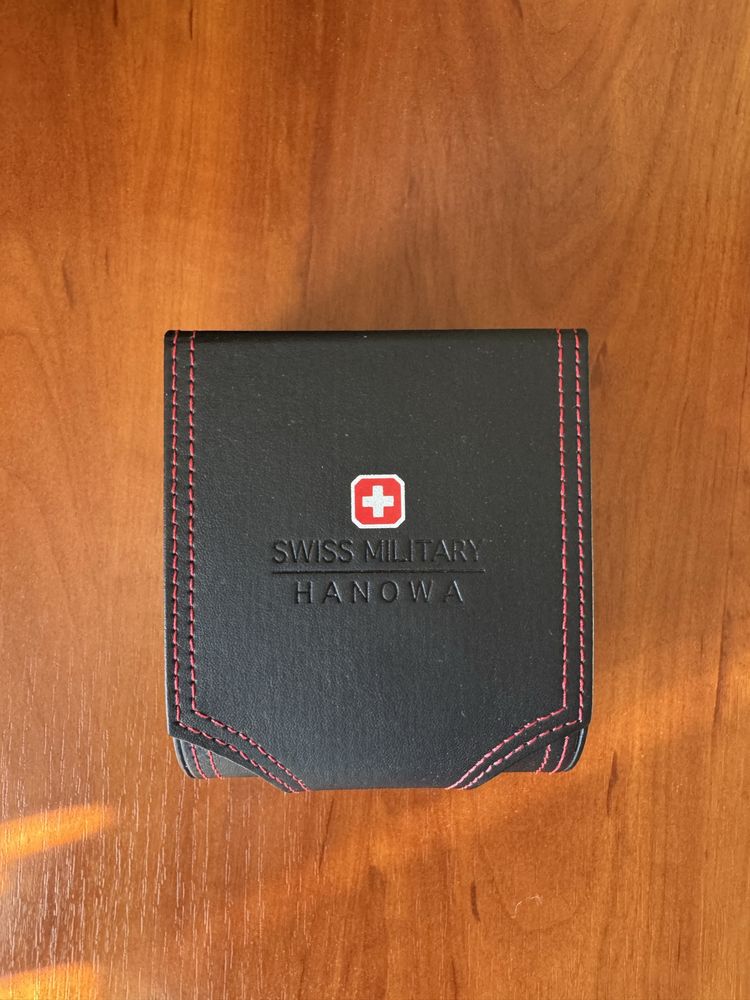 Продам швейцарские часы SWISS MILITARY HANOWA