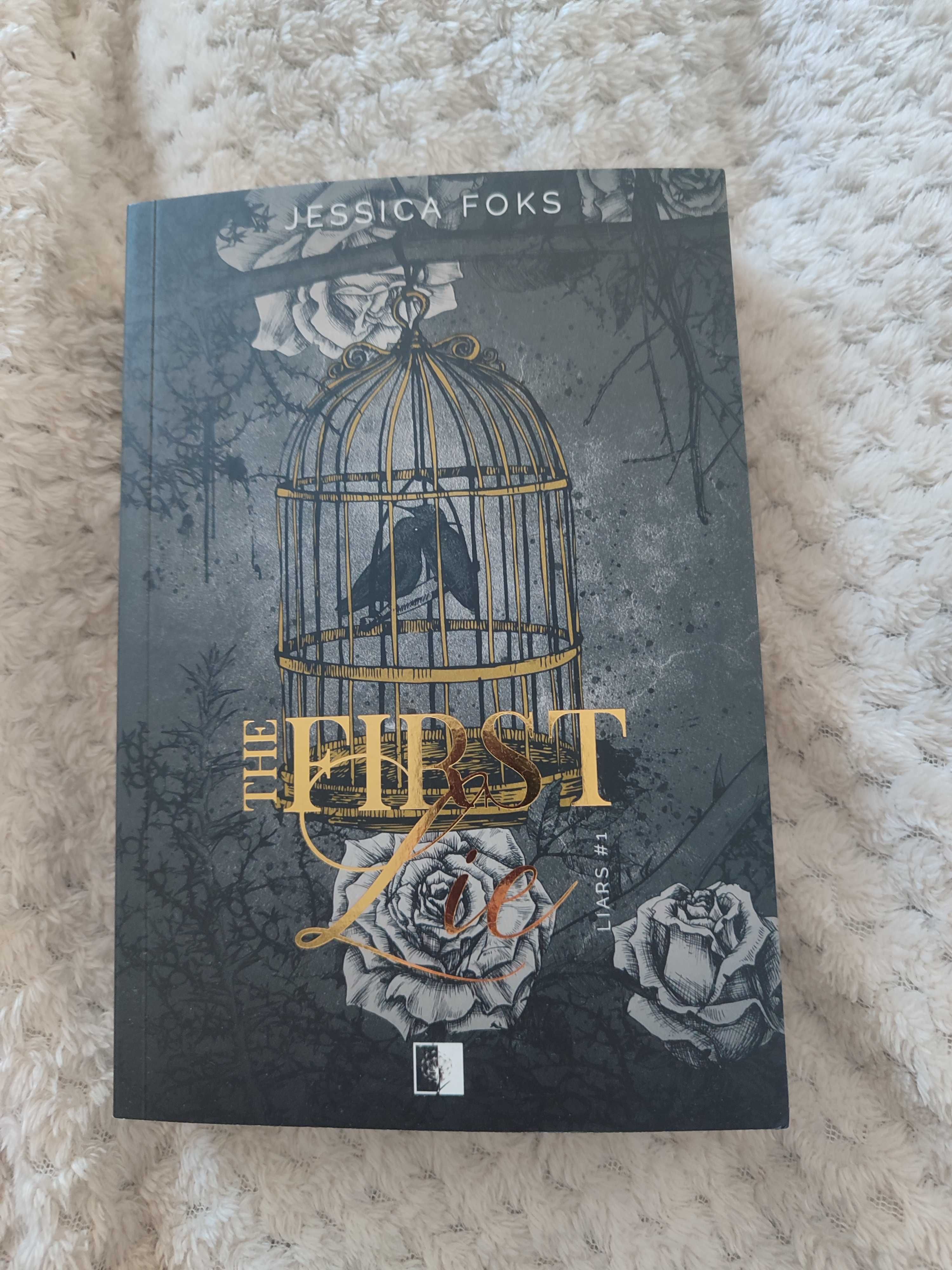 The first lie - J. Foks
