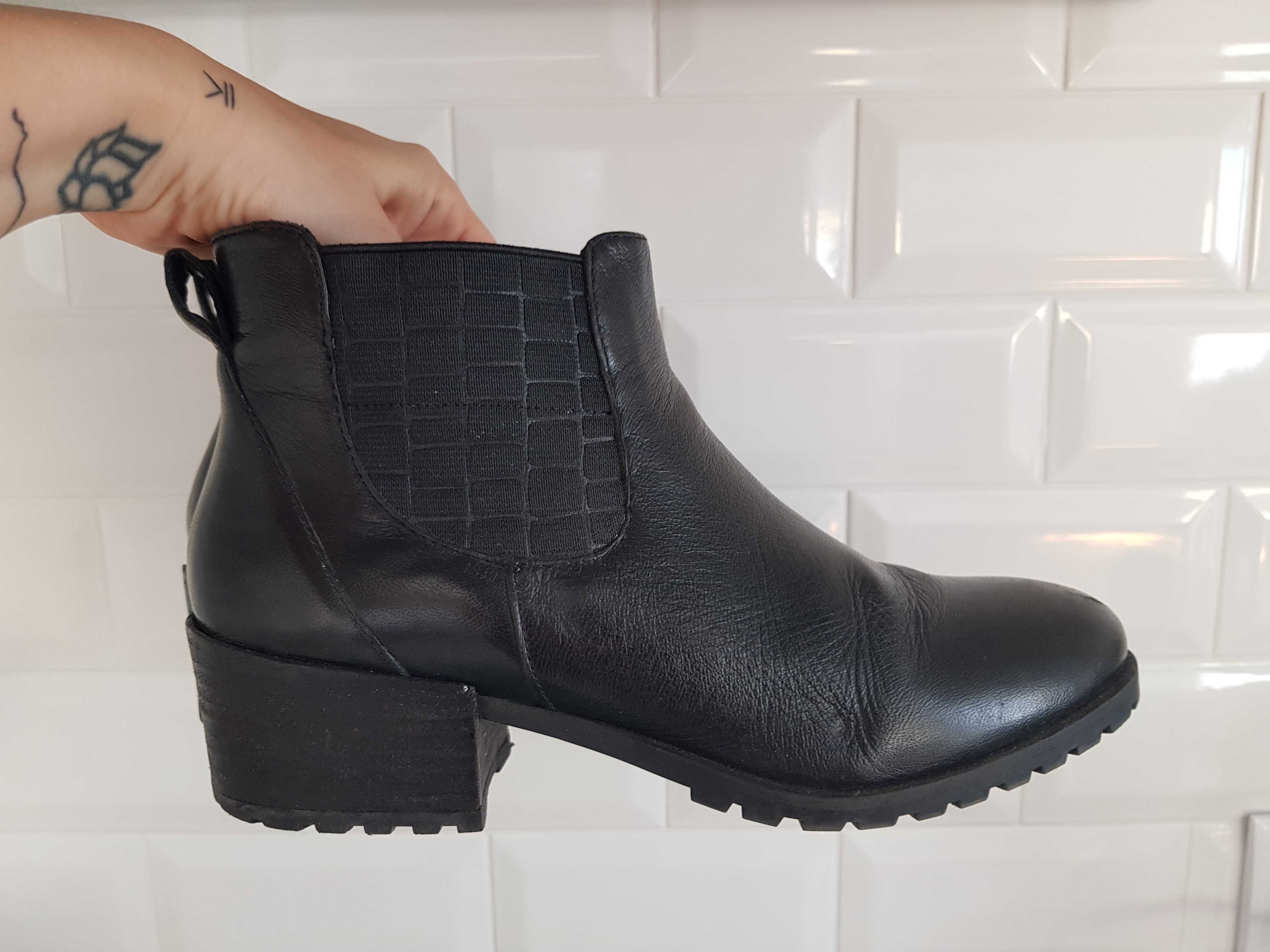 Botins de pele tamanho 37