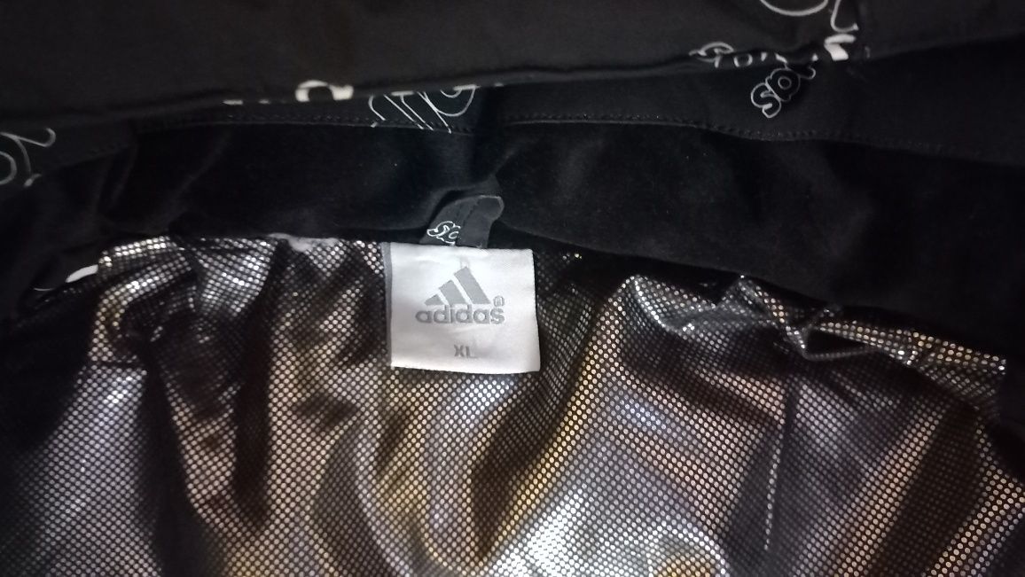 Нова стильная куртка adidas с капюшоном