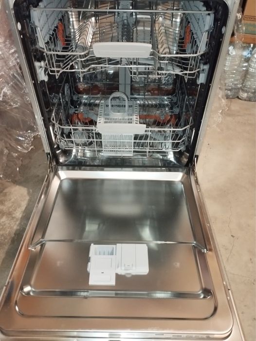 Máquina de lavar loiça Ariston hotpoint HIO 3C21 C W