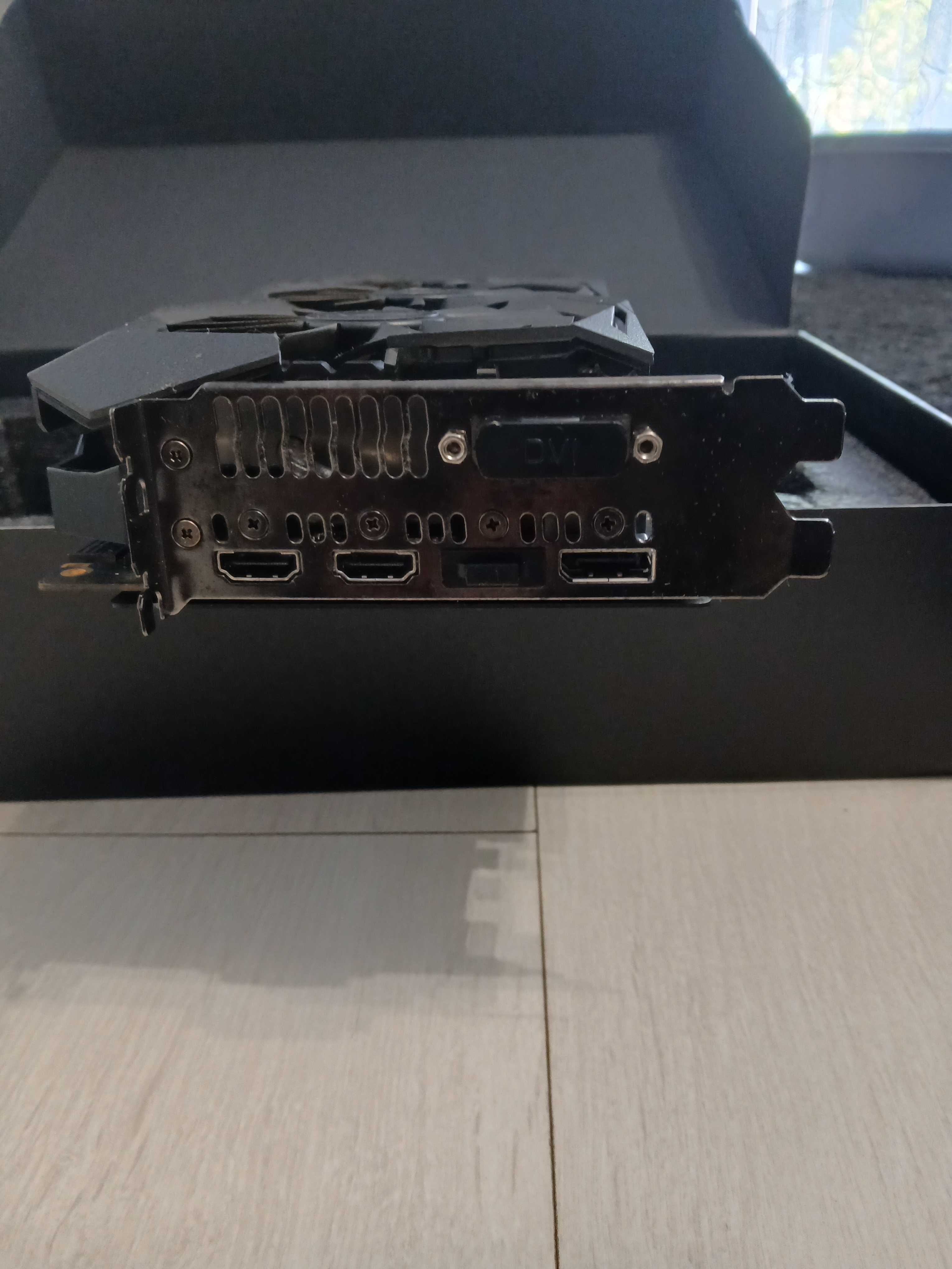 Karta graficzna ASUS ROG STRIX GeForce GTX 1080 Ti 11GB stan idealny.